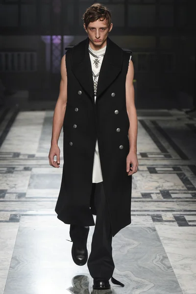 Look 20